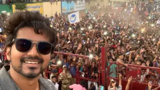 After IT Raid, Vijay Poses With His Fans Hinting 'Everything Is Okay' Thumbnail