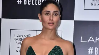 Kareena Kapoor's gorgeous green showstopper look for Lakme Fashion Week 2020 Thumbnail