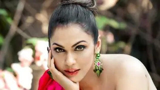 Isha Koppikar Opens up on Playing The Protagonist in Neil Nitin Mukesh’s Digital Debut! Thumbnail