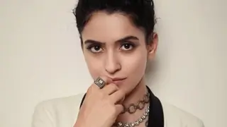 Sanya Malhotra expresses her concern for Daily Wage Workers: They are really suffering  Thumbnail