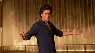 Aaditya Thackeray, Anubhav Sinha and more are in Awe of Shah Rukh for his Initiatives to Battle COVID-19! Thumbnail