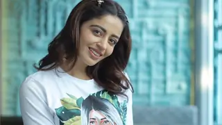  Nehha Pendse: Please do not compare quarantine with Bigg Boss; BB is true hell, this is LalaLand.  Thumbnail