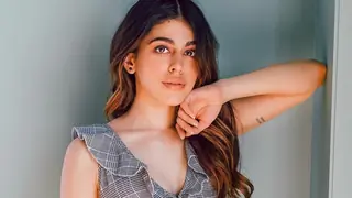 Alaya F is being Bombarded with Offers from Big Banner: Close Source Reveals thumbnail