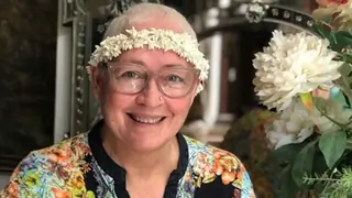 After Cancer, Bollywood’s Nafisa Ali Diagnosed with Leucoderma; Shares Heart Wrenching Details Thumbnail