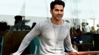 Varun Collaborates with Flipkart Video stay-at-home reality show- Entertainer No. 1! Thumbnail