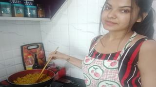 Rashika Singh Brings Out Her Inner Chef Amid Lockdown..!