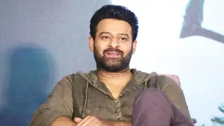 Prabhas Army provides food for those in need during the COVID-19 pandemic! Thumbnail