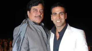 Shatrughan Sinha refuses taking a Dig at Akshay Kumar for his donation of Rs 25 Cr! Thumbnail