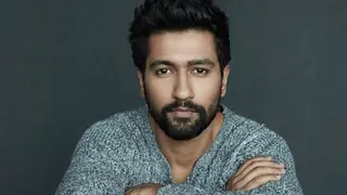 Vicky Kaushal reveals experiencing Sleep Paralysis; Claims himself to be 'the Biggest Fattu'!  Thumbnail