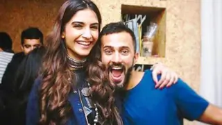 Sonam Kapoor has the Ugliest trick to Annoy hubby Anand Ahuja... Thumbnail