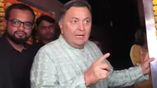When Rishi Kapoor schooled paparazzi about Maintaining Decorum... Thumbnail
