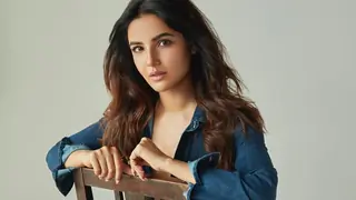Jasmin Bhasin Shares that Since she Can't Workout at Home, She is doing Intermittent Fasting!  Thumbnail