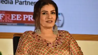 Raveena Tandon reacts to a Marriage proposal from Fan...  Thumbnail