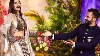 ‘Ready For A Baby’, Sonam Has The Most Savage Reply to Friend’s Comment on Husband Anand Ahuja’s Appreciation Post Thumbnail