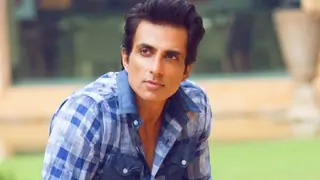 Sonu Sood yet again organizes buses for Migrant Workers: I will continue sending them home Thumbnail