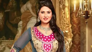 Kratika Sengar Has a Sassy Take on a fan’s Family Planning comment! Thumbnail