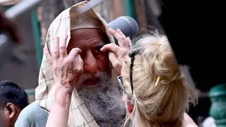 'The Space Between the Eyebrows is Called What?': Amitabh Bachchan Reveals an Interesting Fact While Sharing BTS from Gulabo Sitabo Sets Thumbnail