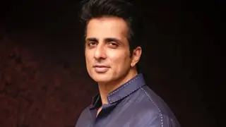 Sonu Sood funds Chartered Flight for migrant workers from Mumbai to Dehradun! Thumbnail