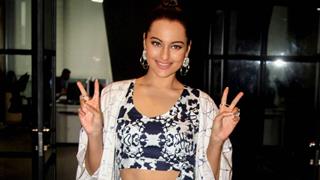 Sonakshi’s 'Sona Says' session is all about Qualities in Life Partner, Favourite Directors and much more! Thumbnail