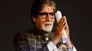 Amitabh Bachchan helps 500 migrant workers to return home to Varanasi! Thumbnail