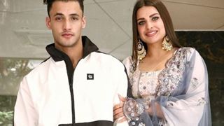 Did you know that Bigg Boss 13 fame Himanshi Khurana had a high fever while shooting for a music video with Asim Riaz Thumbnail