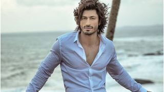 Vidyut Jammwal is Amused as he exposes Fake Photoshopped Tweet under his Name; Jokes, ‘how you made this look so real’ Thumbnail