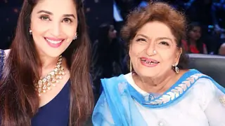 Madhuri Dixit To Pay a Tribute to Late Saroj Khan in Star Plus' Ganeshostav Special thumbnail