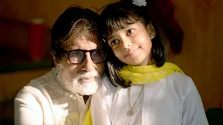Aaradhya asks grandpa Amitabh Bachchan not to Cry over her Discharge as he Pens an Open Letter to trolls wishing for his Ill health! Thumbnail