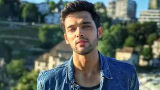 Parth Samthaan travels to Pune to spend time with his family; Reveals having a panic attack last night!  Thumbnail