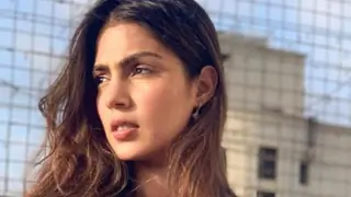 Sushant Singh Rajput's family lawyer knows where Rhea Chakraborty is hiding? Reveals the reason for urgency in CBI approval Thumbnail