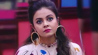Devoleena Responds to "Jail Aur Court Ke Chakkar Kat Rahi Thi" Comment Thumbnail