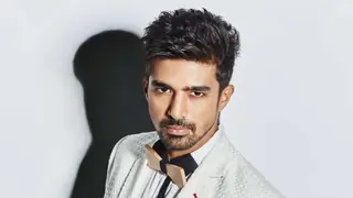 Saqib Saleem Receives Abusive Messages For Supporting Rhea Chakraborty Thumbnail