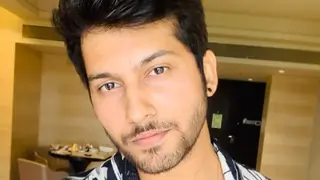 Namish Taneja's family tests positive for corona; Actor quarantines himself Thumbnail