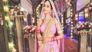 Kumkum Bhagya's Mugdha Chapekar says ''Dressing up as a bride is always wonderful'' Thumbnail