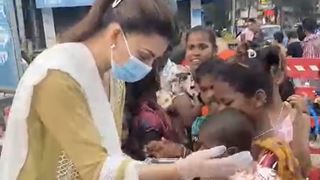 Urvashi Rauleta takes to the streets to feed underprivileged girls Thumbnail