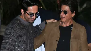 Ayushmann Khurrana goes Out of the Way to Wish Shah Rukh Khan: Video Thumbnail
