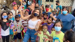 Tulsi Kumar Celebrates Diwali with orphan kids at an NGO