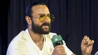 Saif Ali Khan will not Publish his Autobiography? Says, He might be abused for being honest with his story! Thumbnail