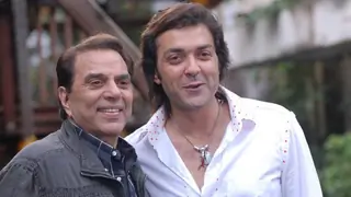 Dharmendra Reacts to Son Bobby Deol's Negative Character in Aashram; Actor Expresses Gratitude to Fans