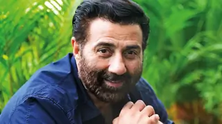 Sunny Deol Tests Positive for Coronavirus; Urges people to Isolate who came in contact with him! Thumbnail