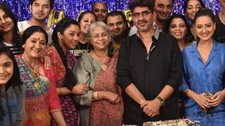 Rajan Shahi cuts birthday cake with the cast of 'Anupamaa'  Thumbnail