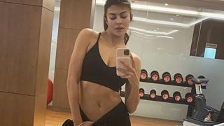 "They tell you to be yourself and then they judge you": Jacqueline Fernandez Shows Off her Washboard Abs  Thumbnail
