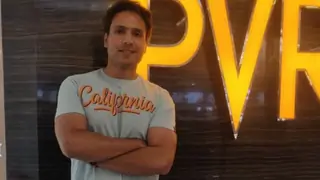 Visiting a theatre after ages, Iqbal Khan opens up on the experience Thumbnail
