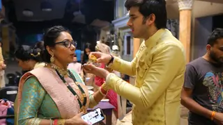 The cast of Anupamaa enjoys a mini street-food fest on the sets Thumbnail