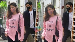 SSR Case: Rhea Chakraborty and brother Showik arrive at NCB office Thumbnail