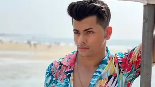 Siddharth Nigam's 14 YO fan goes missing for a week to meet him; Actor responds Thumbnail