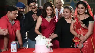Nehha Pendse receives a warm welcome on the sets of Bhabiji Ghar Par Hai  Thumbnail
