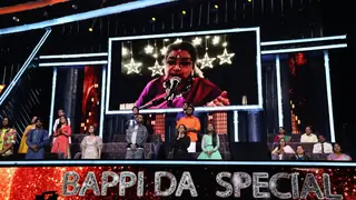 Usha Uthup arrives via video call on the set of India Idol 12 Thumbnail