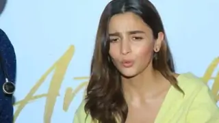 Real Reason behind Alia Bhatt being rushed to hospital; Source spills the beans Thumbnail