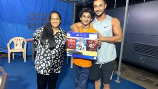 Young co-star reveals how is Aayush Sharma on the sets: "He warned me to not try the stunts at home" Thumbnail